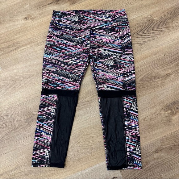 Fabletics Pink and Black Striped Cropped Leggings with Mesh Panels size S - Picture 1 of 3